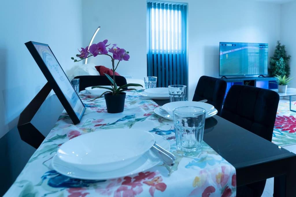 Luxury Ground Floor 2 Bedroom Apartment Free Wifi & Parking Sheffield Eksteriør bilde